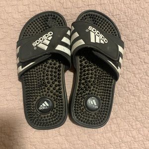 Boys Adidas Slides. Great Shape!